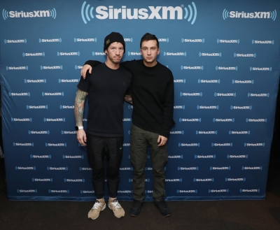SiriusXM2BTown2BHall2BTwenty2BOne2BPilots2B0DGl3gQRU6jx.jpg