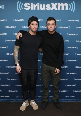 SiriusXM2BTown2BHall2BTwenty2BOne2BPilots2B9wX9mbWO7HBx.jpg